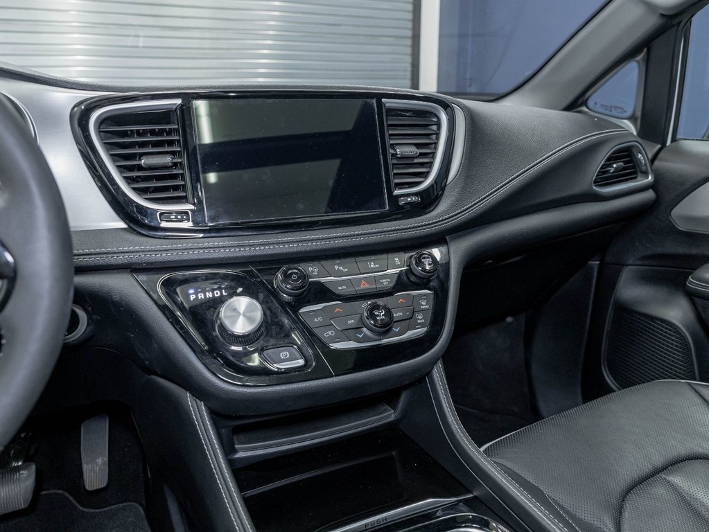 Chrysler Pacifica Hybrid  2024 à St-Jérôme, Québec - 20 - w1024h768px