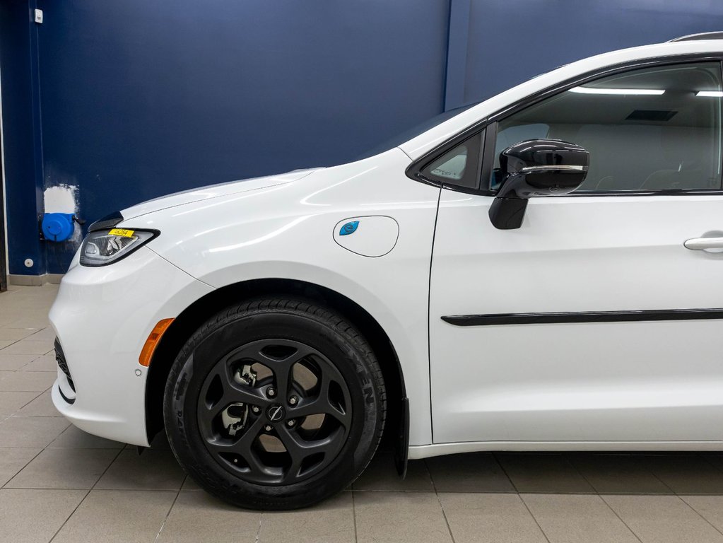 Chrysler Pacifica Hybrid  2024 à St-Jérôme, Québec - 36 - w1024h768px