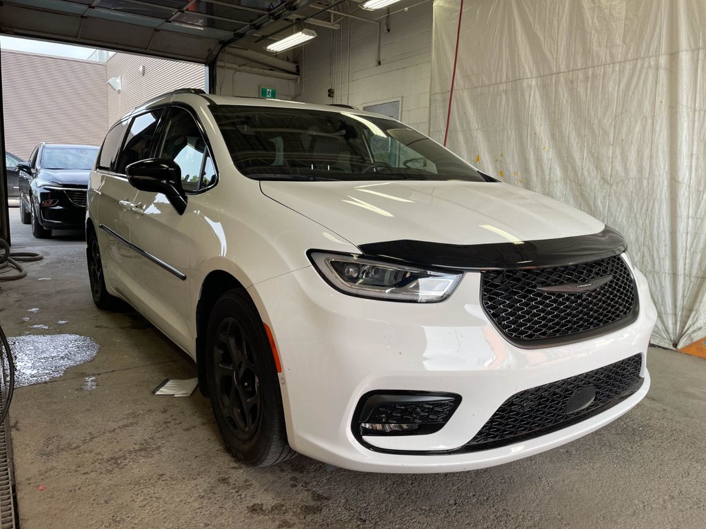 Chrysler Pacifica Hybrid  2024 à St-Jérôme, Québec - 12 - w1024h768px