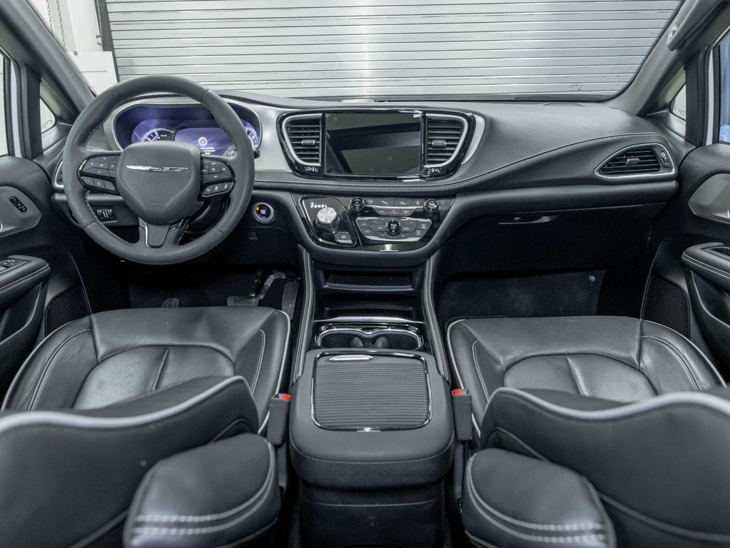 Chrysler Pacifica Hybrid  2024 à St-Jérôme, Québec - 14 - w1024h768px