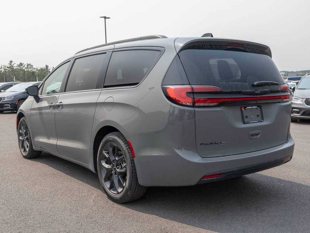 2023 Chrysler Pacifica in St-Jérôme, Quebec - 5 - w1024h768px