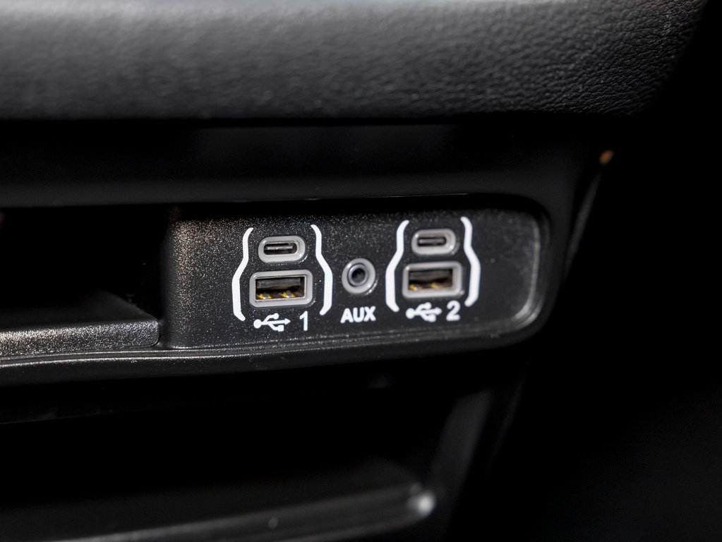 Chrysler Pacifica  2023 à St-Jérôme, Québec - 23 - w1024h768px