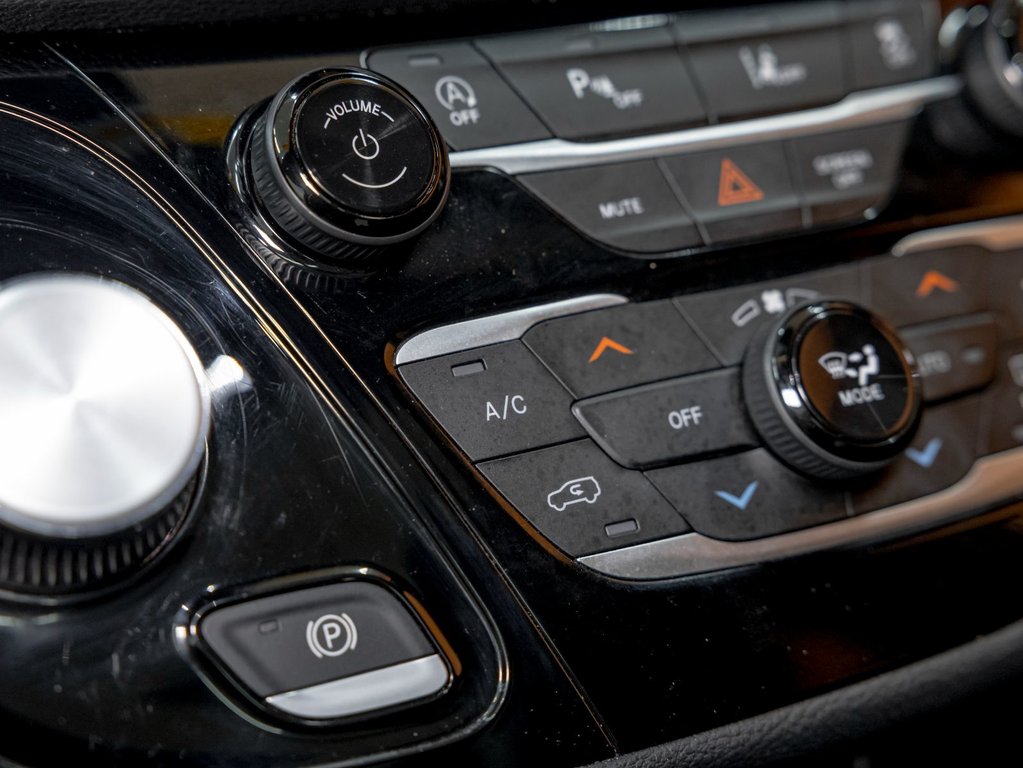 Chrysler Pacifica  2023 à St-Jérôme, Québec - 22 - w1024h768px