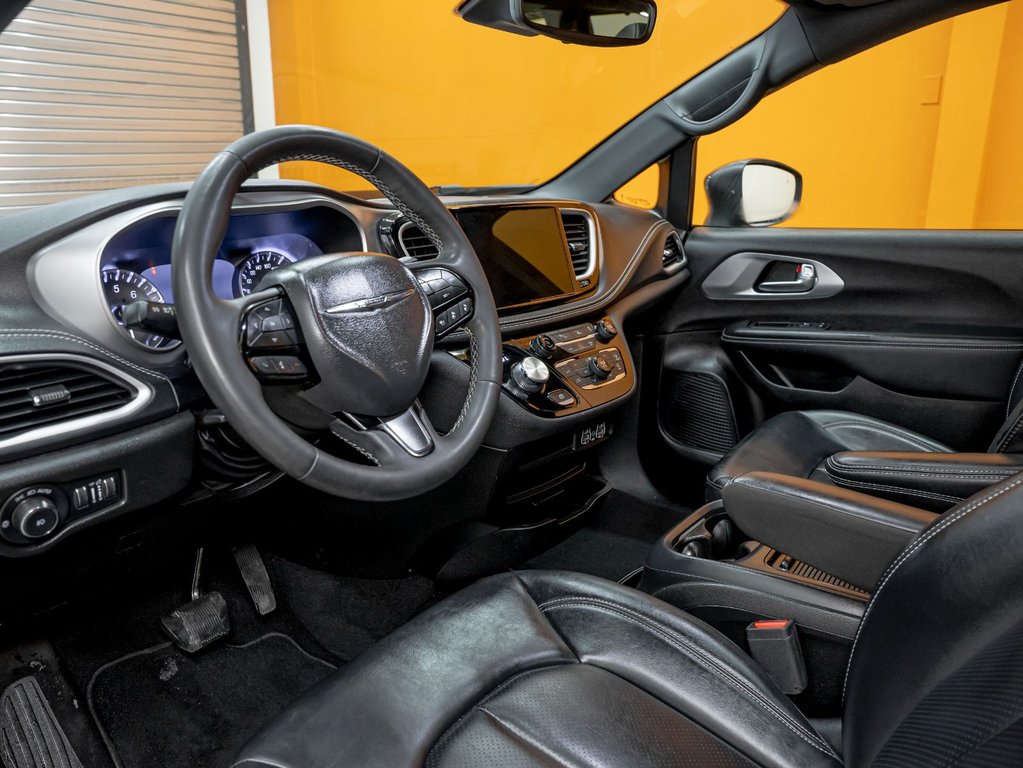 Chrysler Pacifica  2023 à St-Jérôme, Québec - 2 - w1024h768px