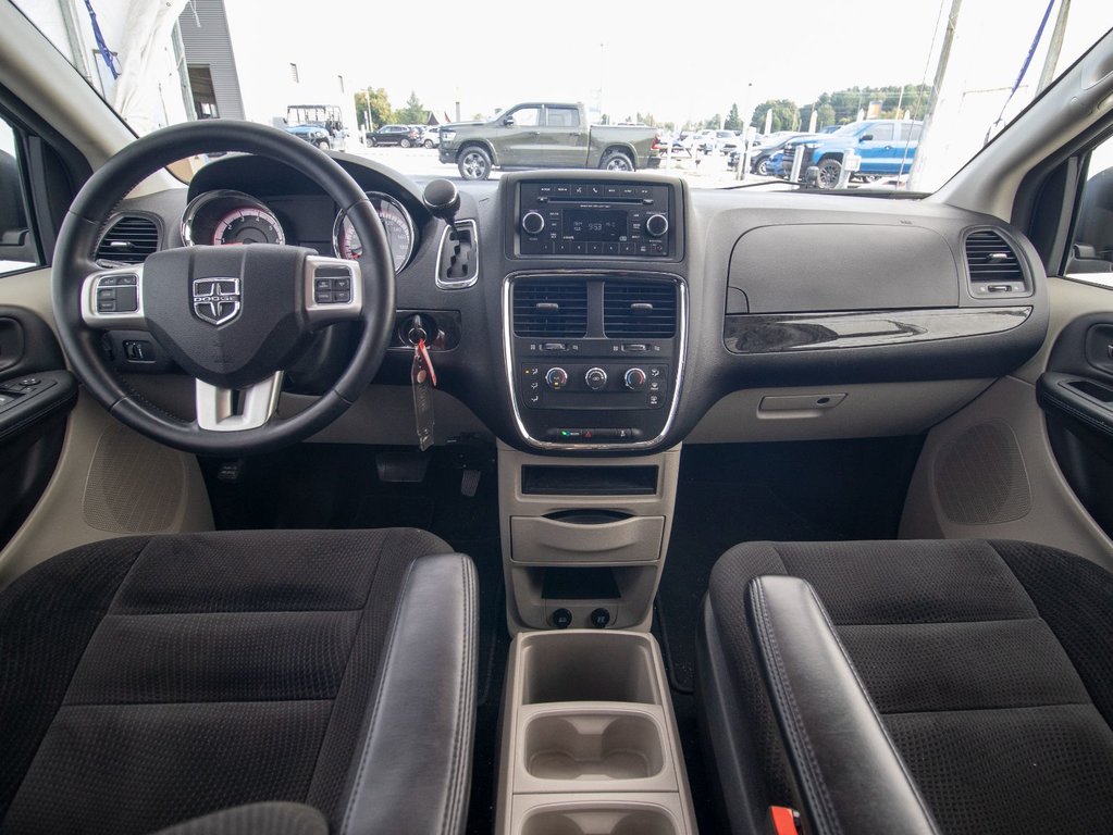 2017 Dodge Grand Caravan in St-Jérôme, Quebec - 10 - w1024h768px