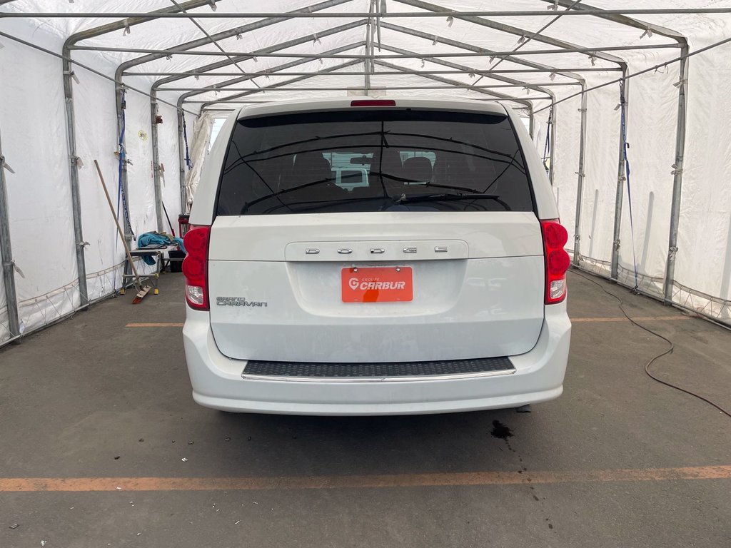 2017 Dodge Grand Caravan in St-Jérôme, Quebec - 6 - w1024h768px