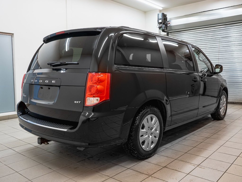 2017 Dodge Grand Caravan in St-Jérôme, Quebec - 8 - w1024h768px