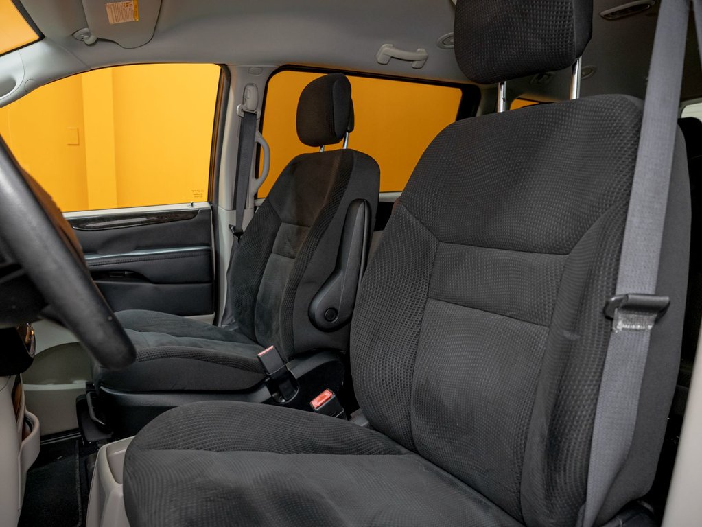 2017 Dodge Grand Caravan in St-Jérôme, Quebec - 10 - w1024h768px