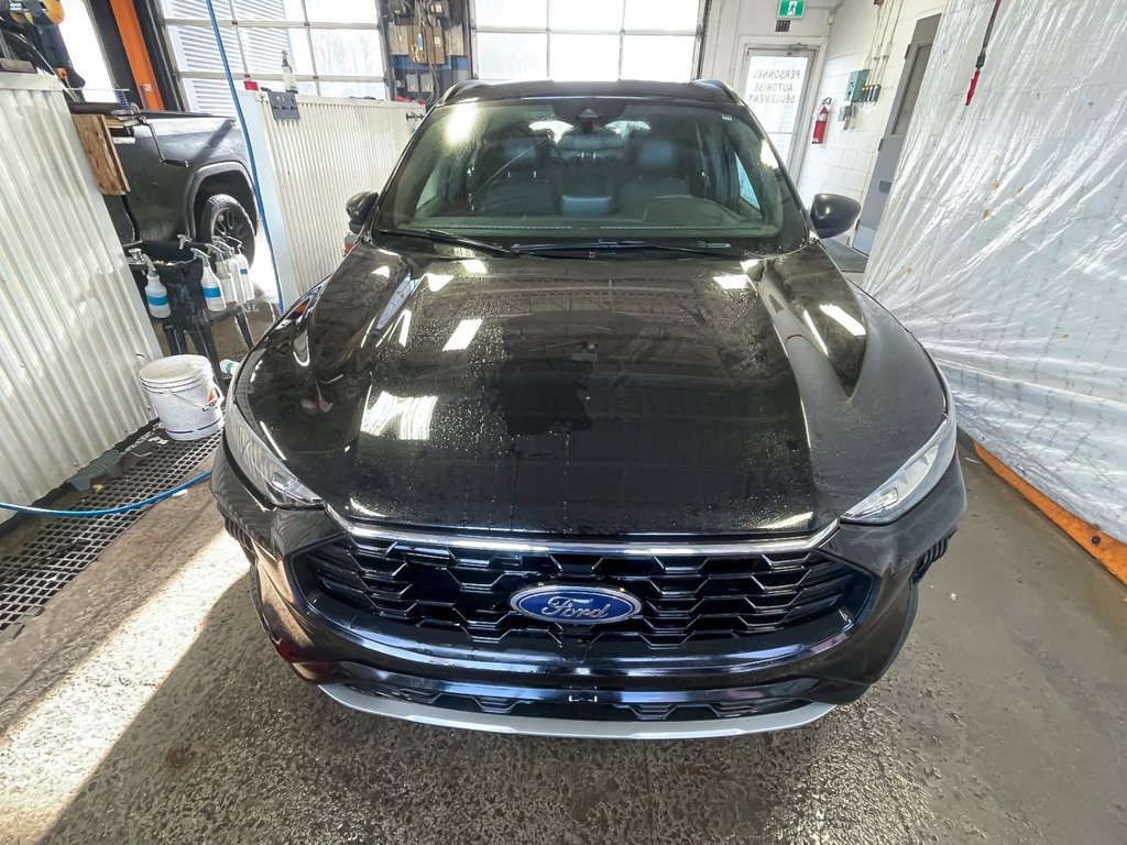 2023 Ford Escape Hybrid in St-Jérôme, Quebec - 4 - w1024h768px