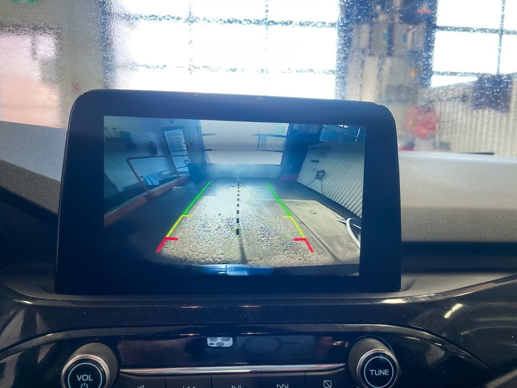 2023 Ford Escape Hybrid in St-Jérôme, Quebec - 13 - w1024h768px