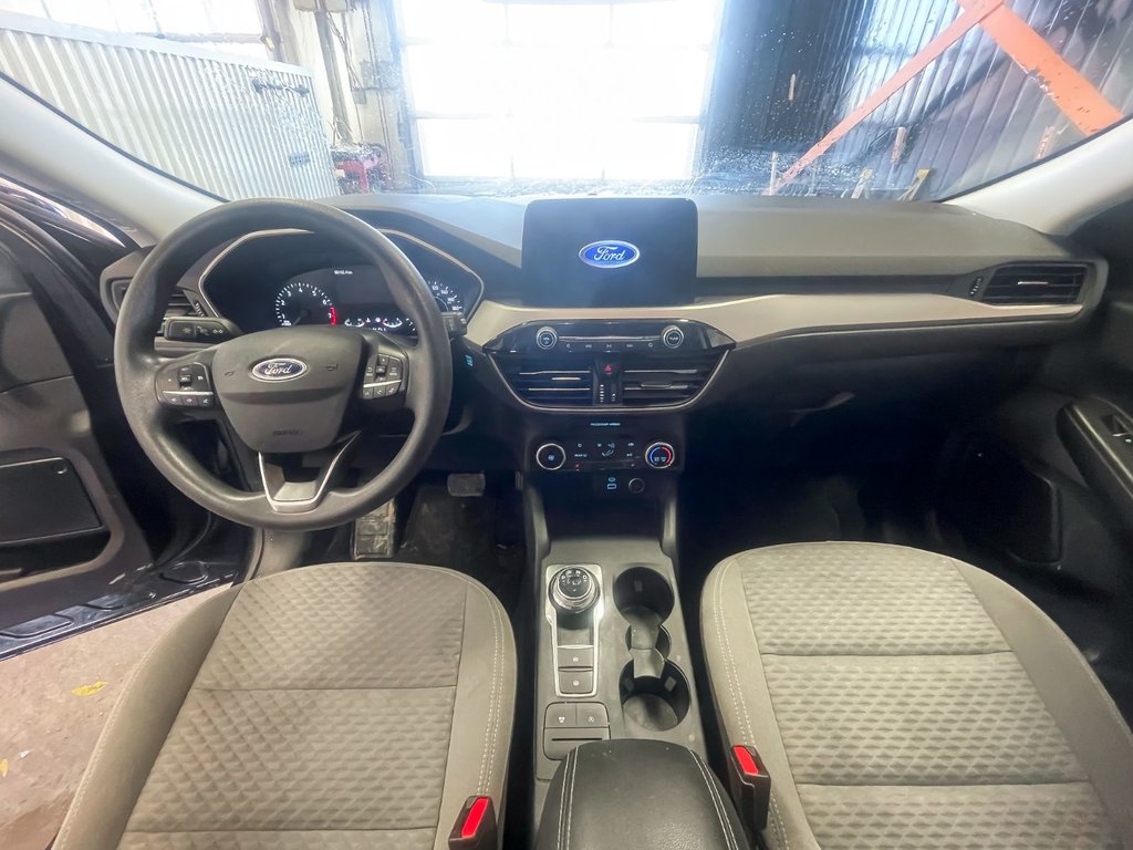2021 Ford Escape in St-Jérôme, Quebec - 9 - w1024h768px