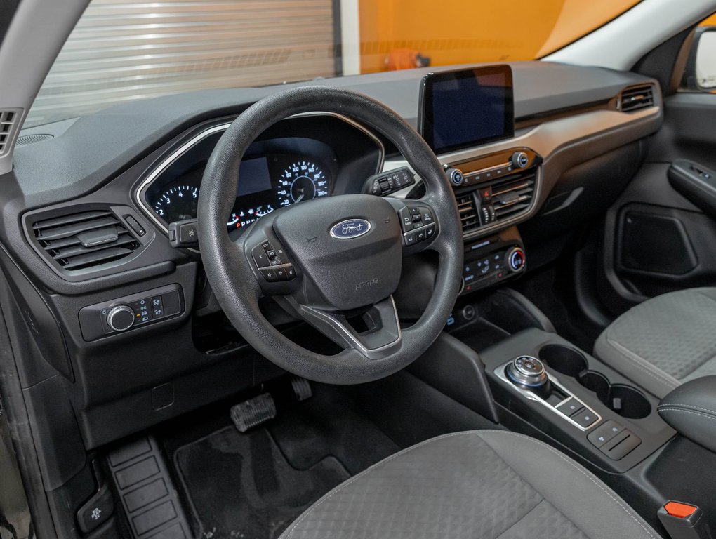 2021 Ford Escape in St-Jérôme, Quebec - 2 - w1024h768px