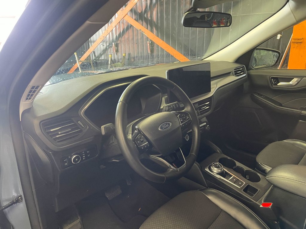 Ford Escape  2024 à St-Jérôme, Québec - 4 - w1024h768px