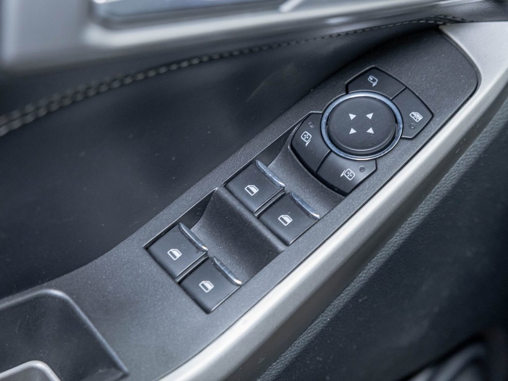 2023 Ford Explorer in St-Jérôme, Quebec - 27 - w1024h768px