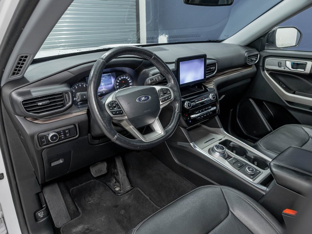 2023 Ford Explorer in St-Jérôme, Quebec - 2 - w1024h768px
