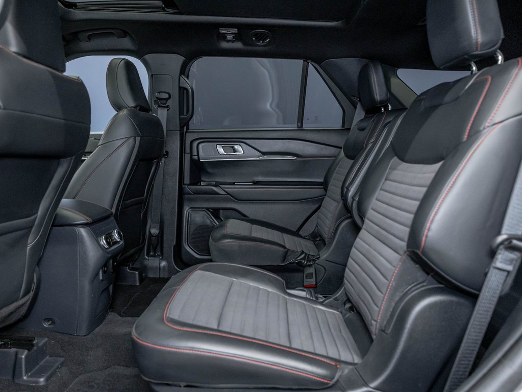 2025 Ford Explorer in St-Jérôme, Quebec - 26 - w1024h768px