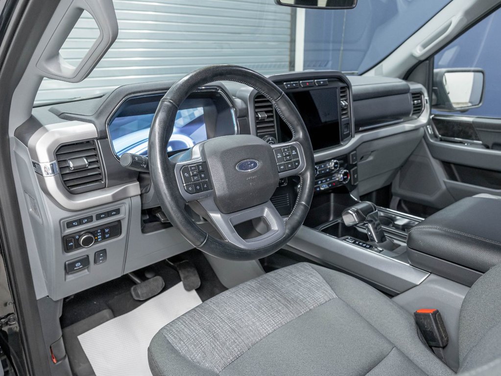 2023 Ford F-150 Lightning in St-Jérôme, Quebec - 2 - w1024h768px