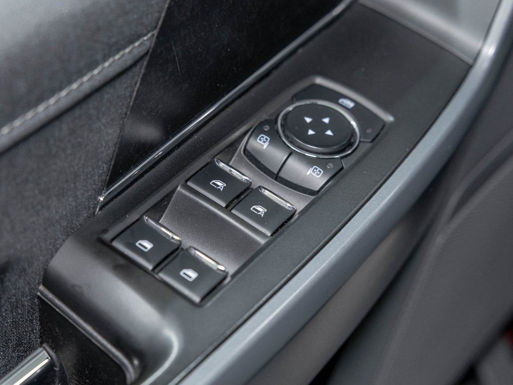 2023 Ford F-150 Lightning in St-Jérôme, Quebec - 28 - w1024h768px