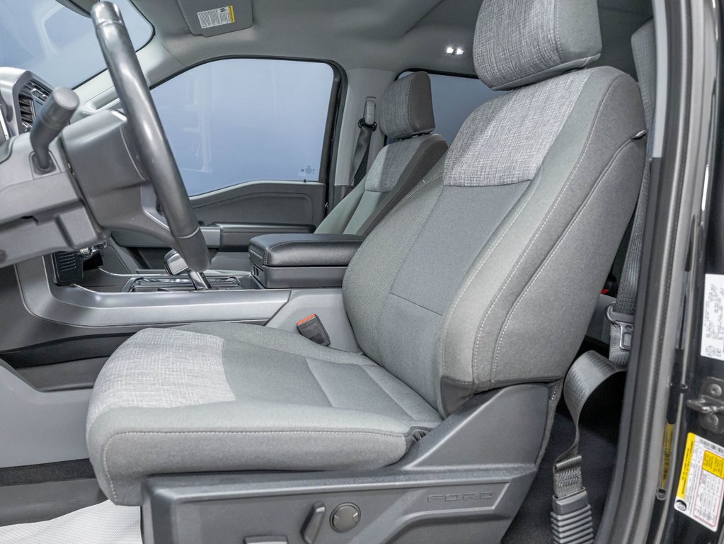 2023 Ford F-150 Lightning in St-Jérôme, Quebec - 11 - w1024h768px