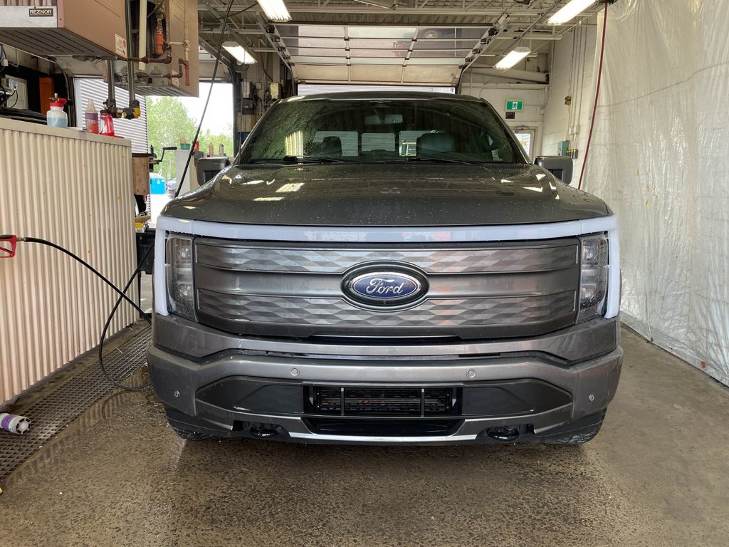 2023 Ford F-150 Lightning in St-Jérôme, Quebec - 5 - w1024h768px