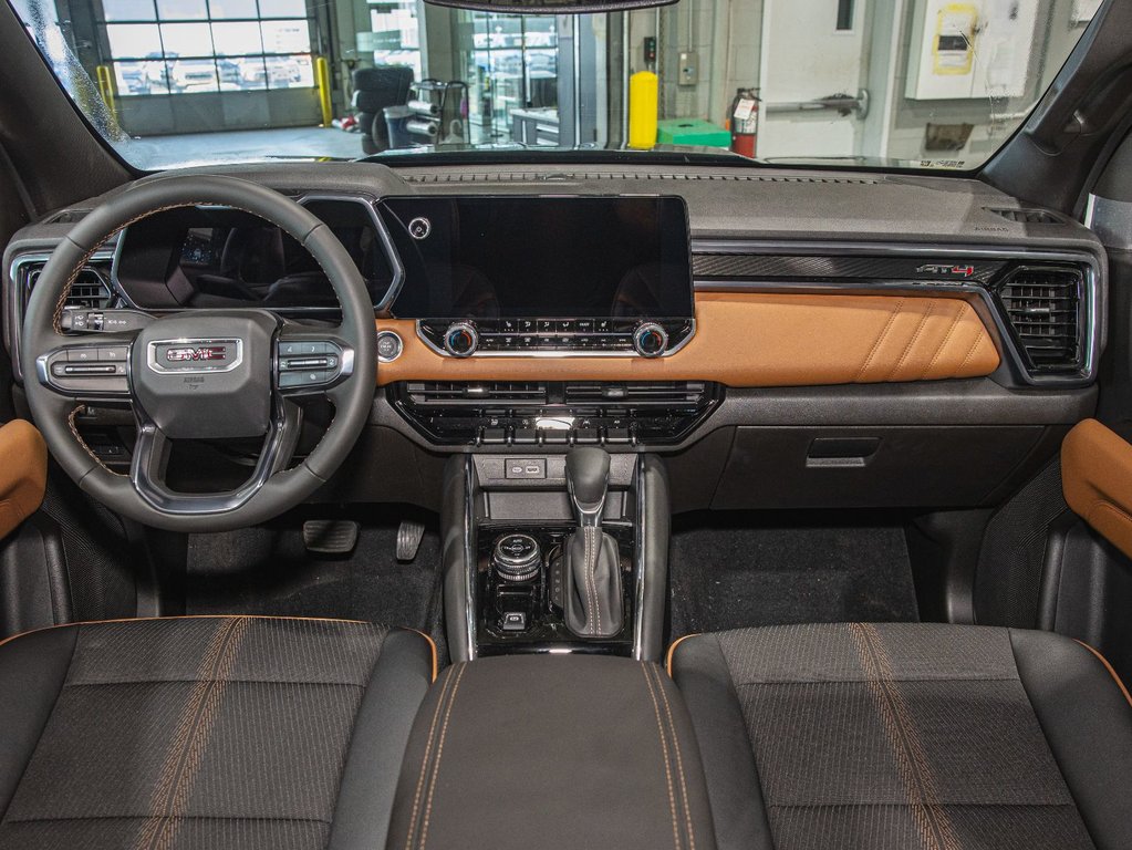 2025 GMC Canyon in St-Jérôme, Quebec - 4 - w1024h768px