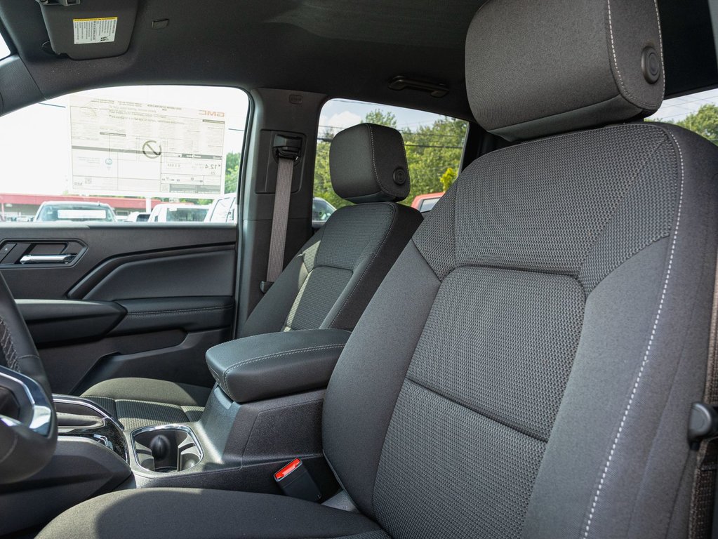 2025 GMC Canyon in St-Jérôme, Quebec - 11 - w1024h768px