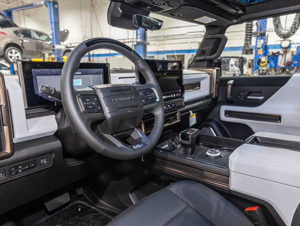 2025 GMC HUMMER EV Pickup in St-Jérôme, Quebec - 11 - w1024h768px