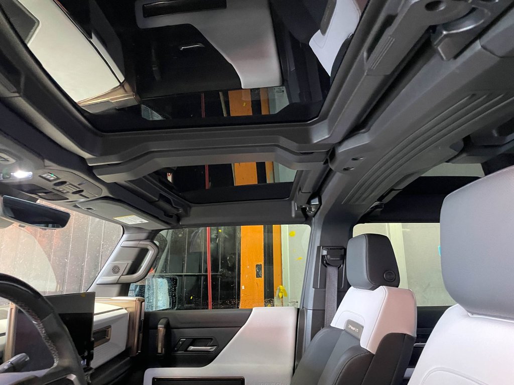 GMC HUMMER EV SUV  2025 à St-Jérôme, Québec - 3 - w1024h768px