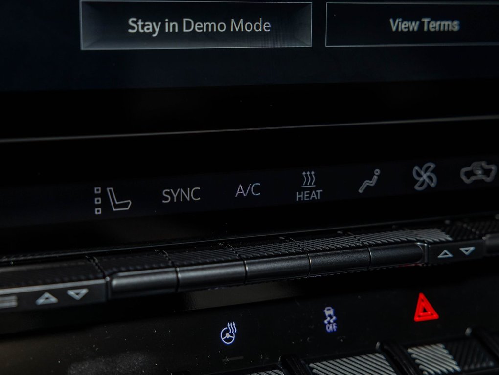 2026 GMC Hummer EV SUV in St-Jérôme, Quebec - 23 - w1024h768px