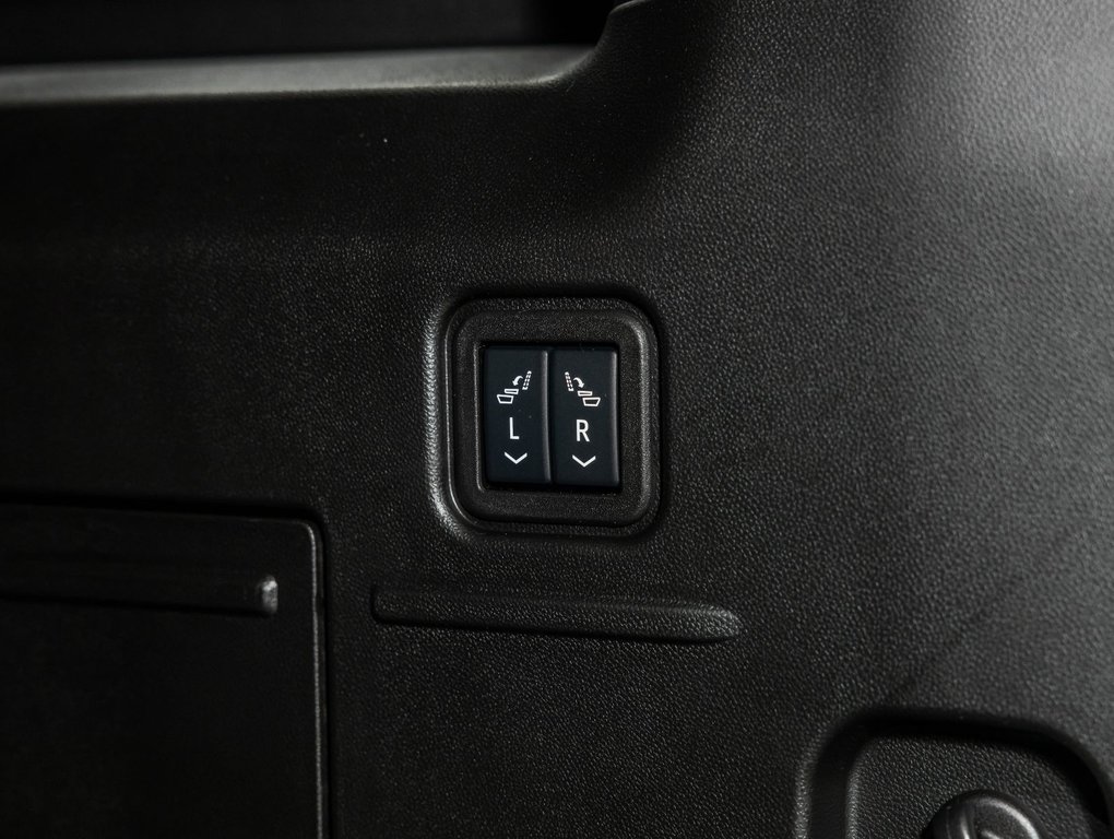 2026 GMC Hummer EV SUV in St-Jérôme, Quebec - 33 - w1024h768px