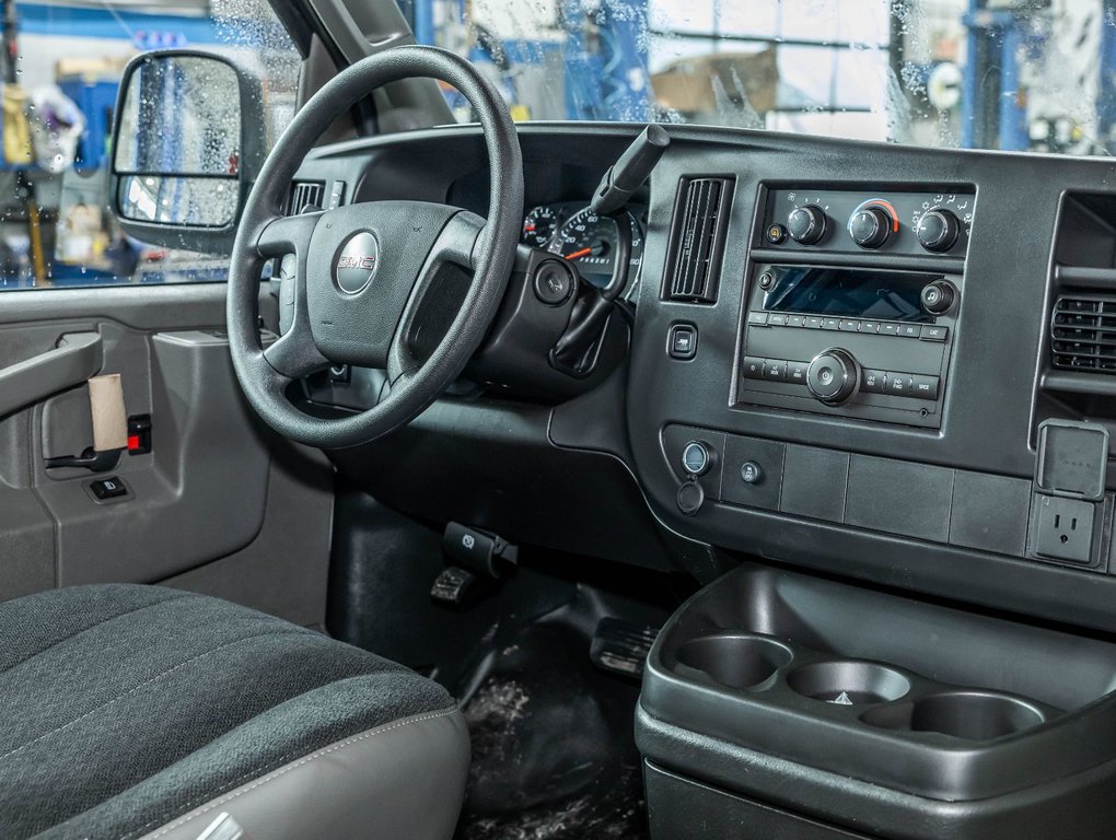 2026 GMC Savana Cargo 2500 in St-Jérôme, Quebec - 20 - w1024h768px