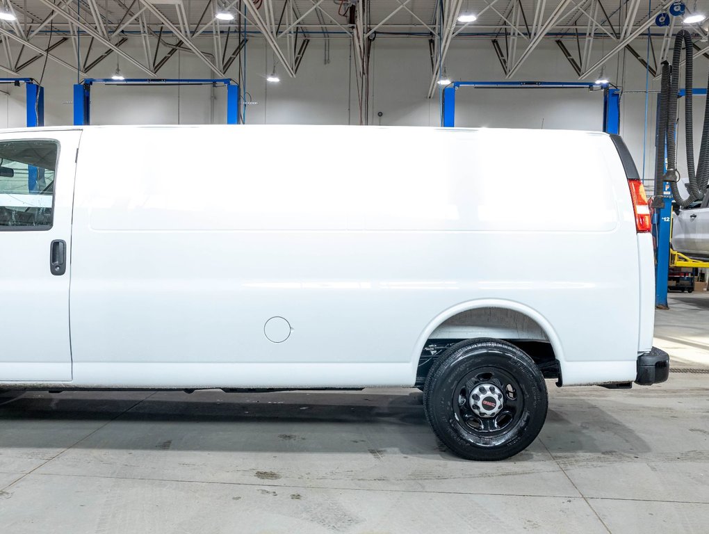 2026 GMC Savana Cargo 2500 in St-Jérôme, Quebec - 24 - w1024h768px