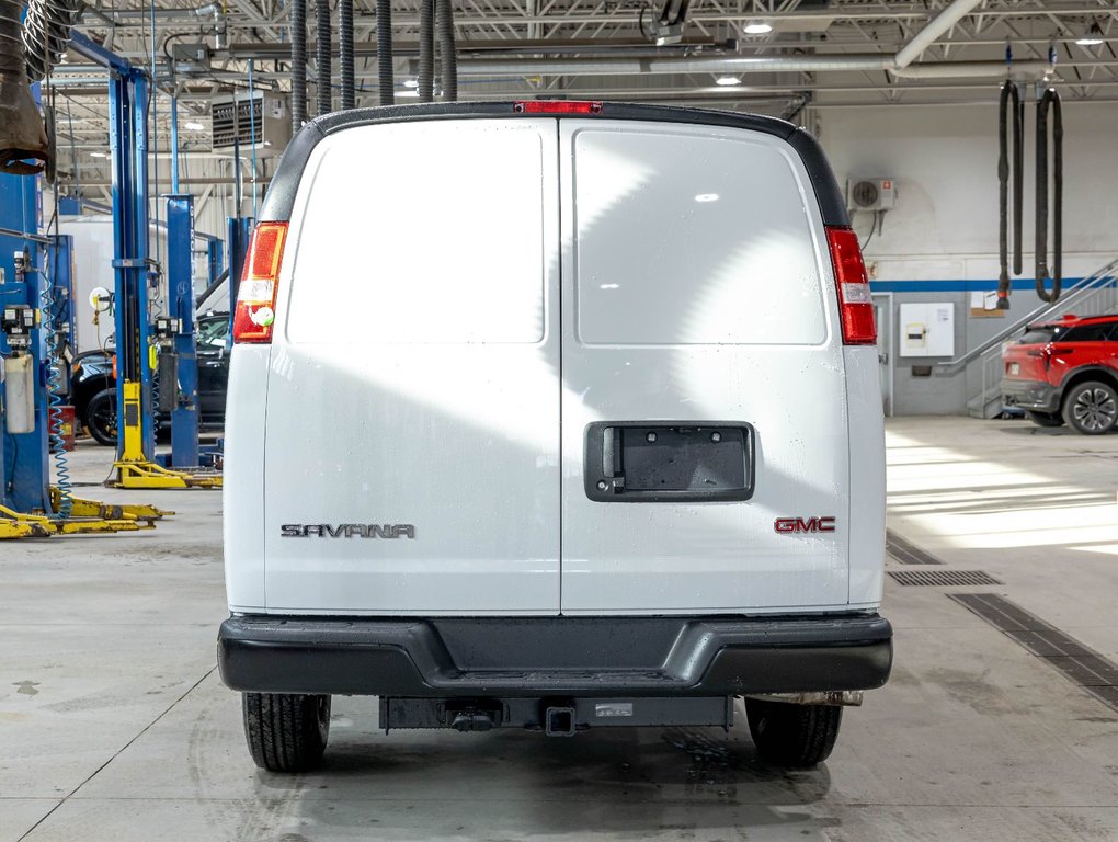 2026 GMC Savana Cargo 2500 in St-Jérôme, Quebec - 6 - w1024h768px