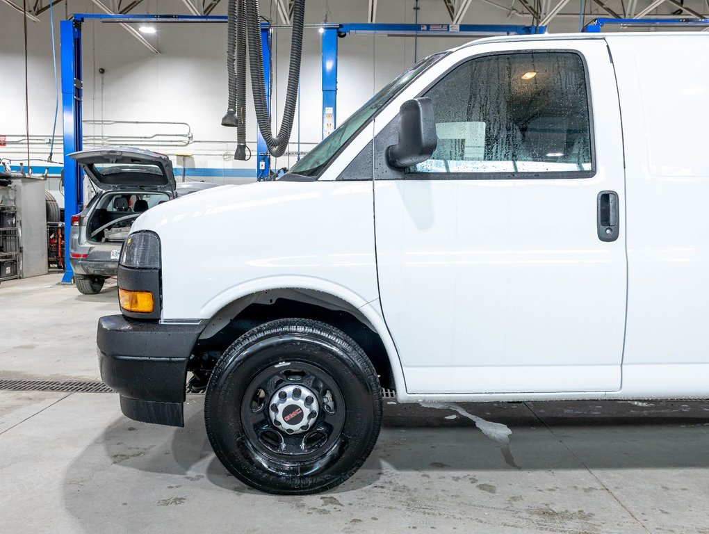 2026 GMC Savana Cargo 2500 in St-Jérôme, Quebec - 25 - w1024h768px