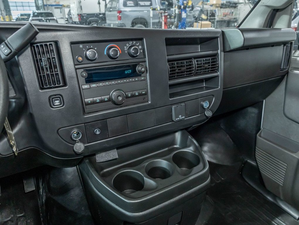 2026 GMC Savana Cargo 2500 in St-Jérôme, Quebec - 15 - w1024h768px