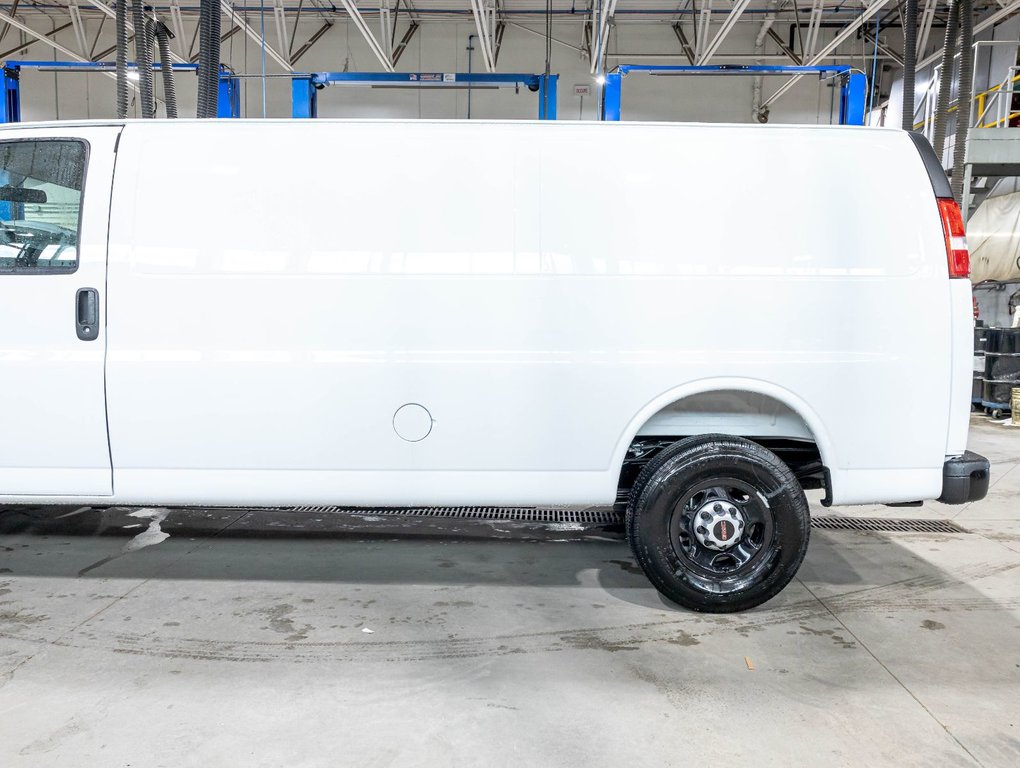 2026 GMC Savana Cargo 2500 in St-Jérôme, Quebec - 24 - w1024h768px