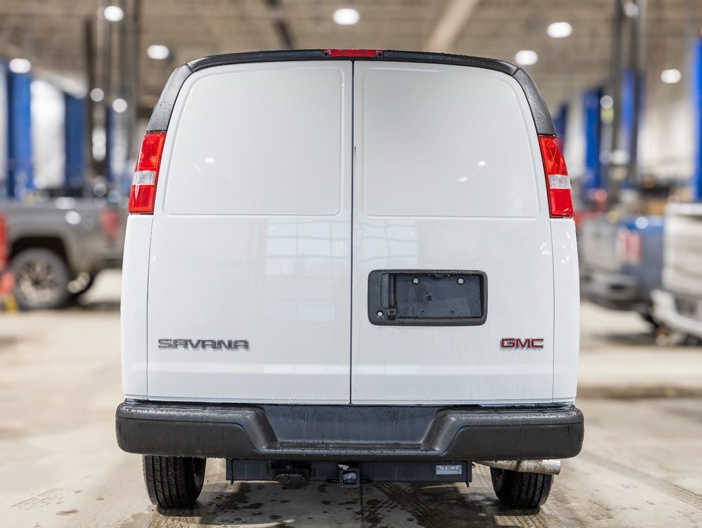 GMC Savana Cargo 3500  2025 à St-Jérôme, Québec - 5 - w1024h768px