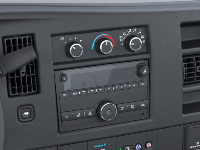 2025 GMC Savana Cutaway 3500 in St-Jérôme, Quebec - 20 - w1024h768px
