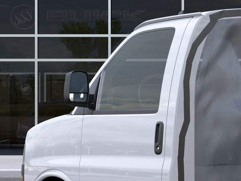2025 GMC Savana Cutaway 3500 in St-Jérôme, Quebec - 12 - w1024h768px