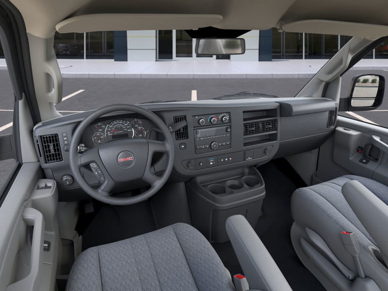 2025 GMC Savana Cutaway 3500 in St-Jérôme, Quebec - 15 - w1024h768px