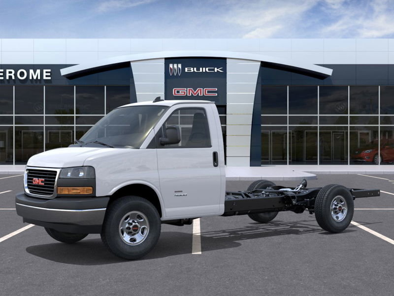 2025 GMC Savana Cutaway 3500 in St-Jérôme, Quebec - 2 - w1024h768px