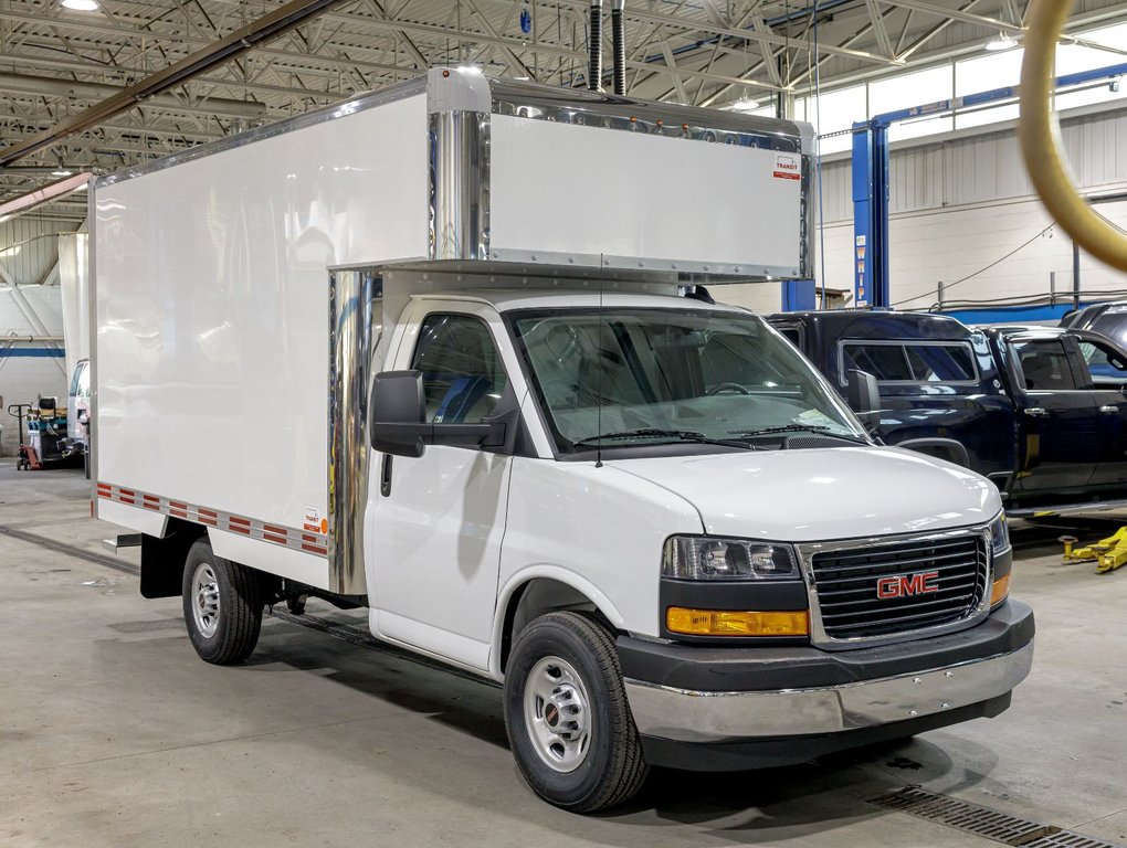 2025 GMC Savana Cutaway 3500 in St-Jérôme, Quebec - 10 - w1024h768px