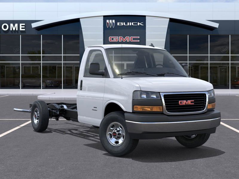 2025 GMC Savana Cutaway 3500 in St-Jérôme, Quebec - 7 - w1024h768px