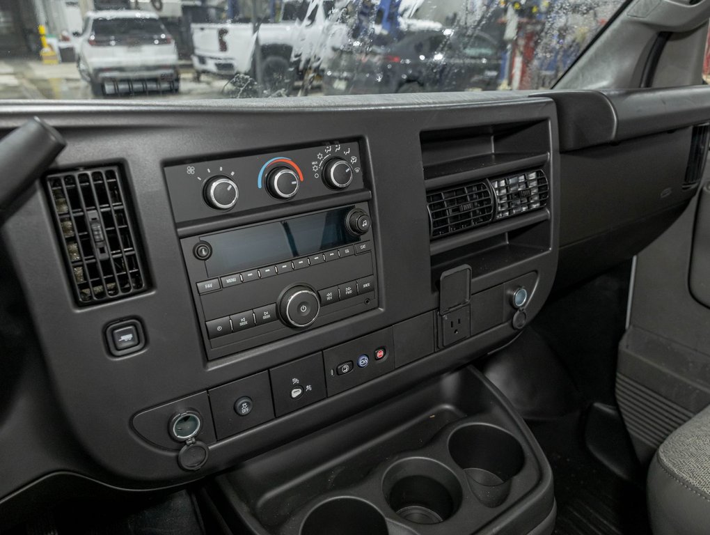 GMC Savana Cutaway 3500  2026 à St-Jérôme, Québec - 17 - w1024h768px