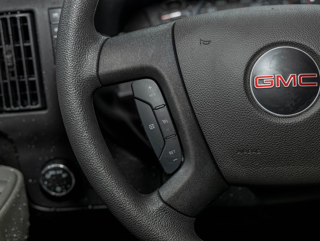 GMC Savana Cutaway 3500  2026 à St-Jérôme, Québec - 15 - w1024h768px