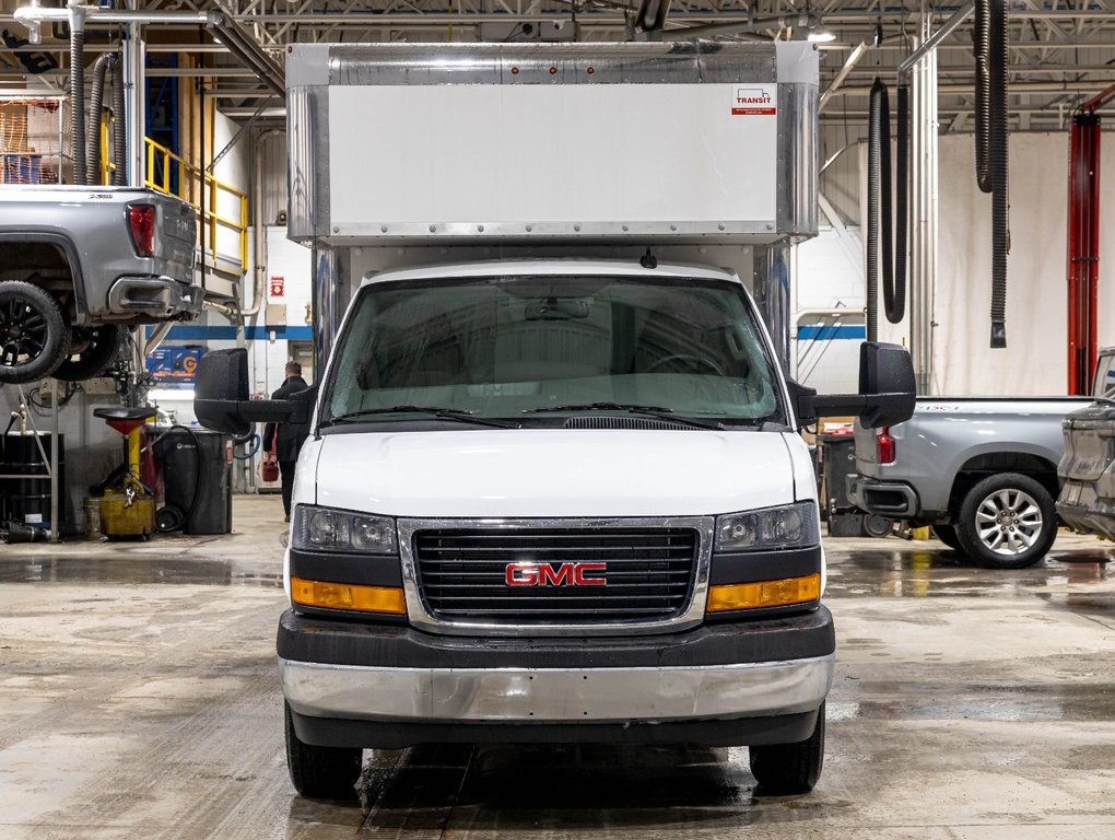 GMC Savana Cutaway 3500  2026 à St-Jérôme, Québec - 2 - w1024h768px