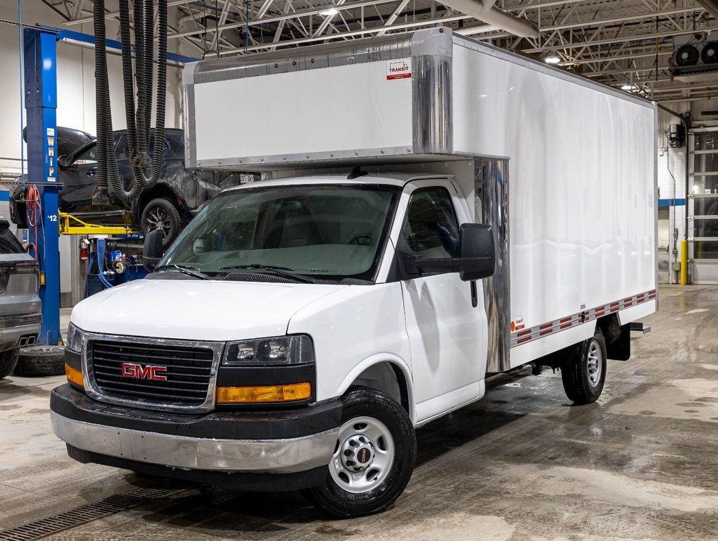 GMC Savana Cutaway 3500  2026 à St-Jérôme, Québec - 1 - w1024h768px