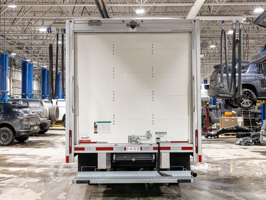 2026 GMC Savana Cutaway 3500 in St-Jérôme, Quebec - 6 - w1024h768px