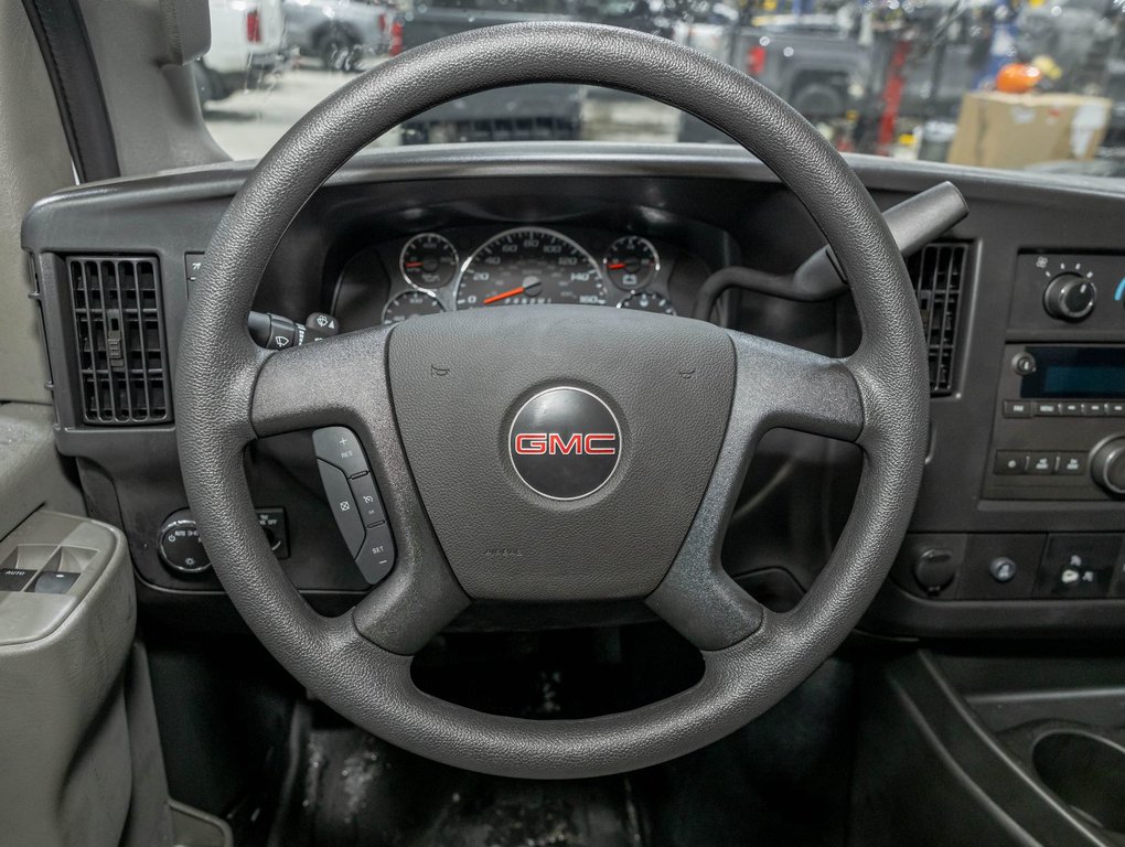 2026 GMC Savana Cutaway 3500 in St-Jérôme, Quebec - 13 - w1024h768px