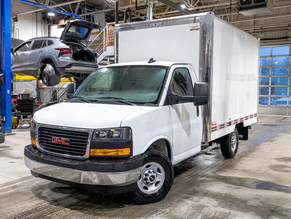 GMC Savana Cutaway 3500  2026 à St-Jérôme, Québec - 1 - w1024h768px